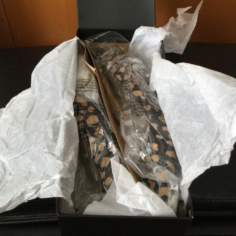 Kenneth Cole New York Riley 50 Pump Size:9 MED - Picture 10 of 11